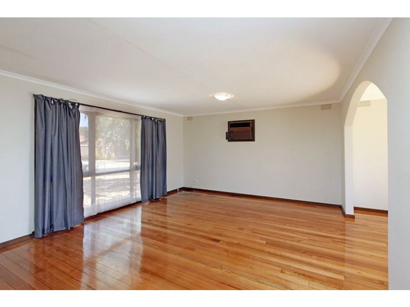 11 Holroyd Drive, Epping VIC 3076