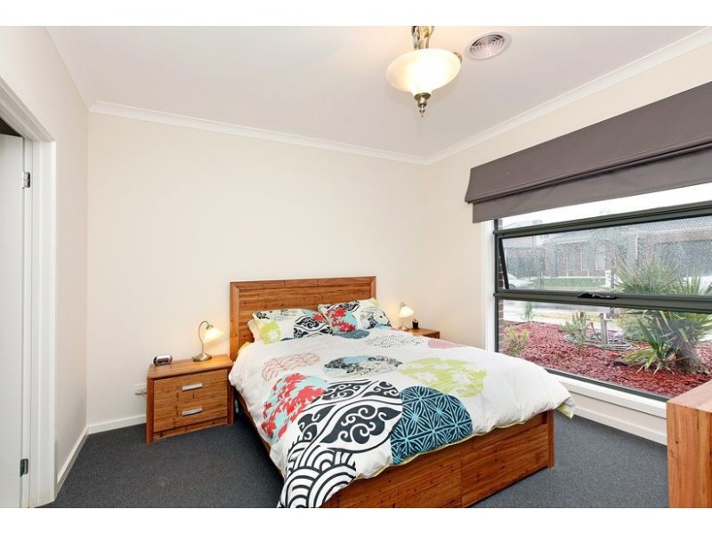 6 Creswick Drive, Epping VIC 3076