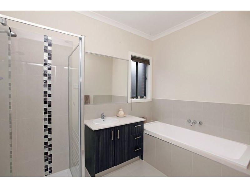 6 Creswick Drive, Epping VIC 3076