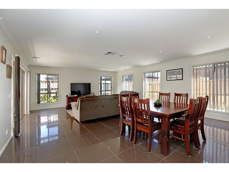 5 Canterbury Grove, Epping VIC 3076