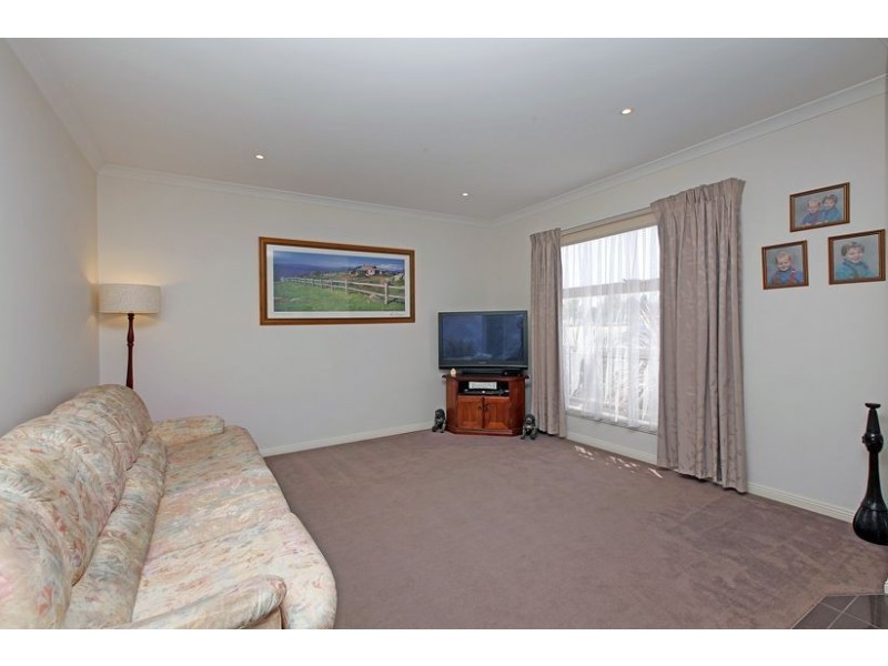 5 Canterbury Grove, Epping VIC 3076