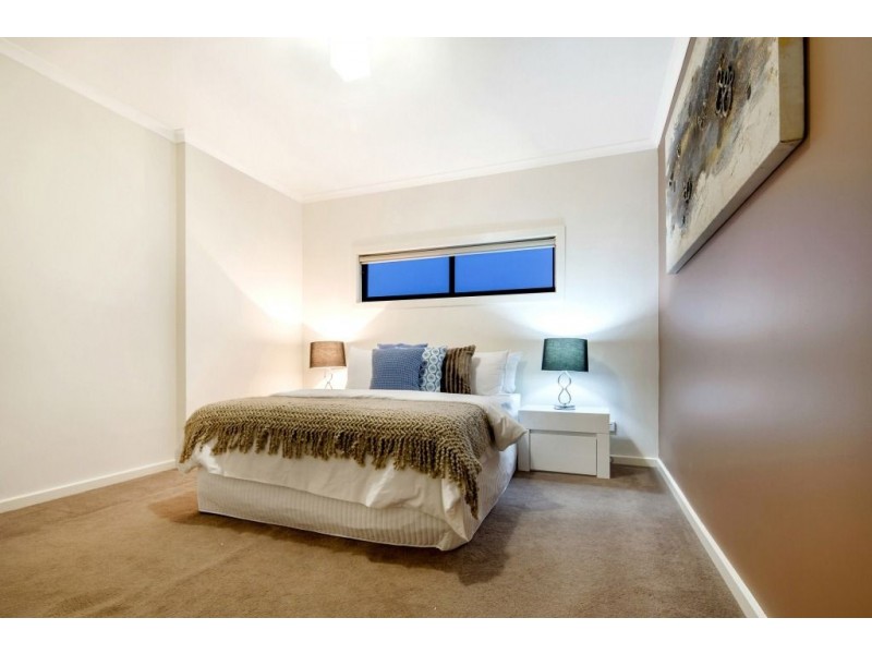 1/13 Viewgrand Boulevard, Epping VIC 3076