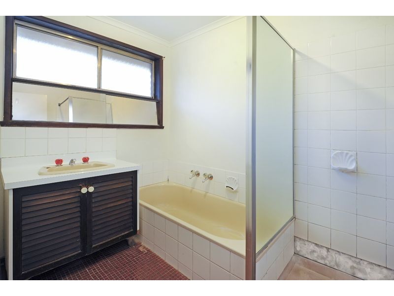 6 Lacey Street, Lalor VIC 3075