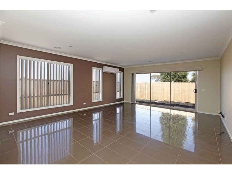 27 Evolve Esplanade, Epping VIC 3076