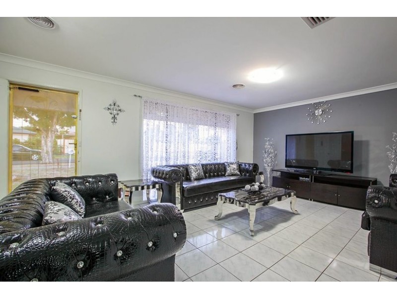 2 Edgware Court, Epping VIC 3076