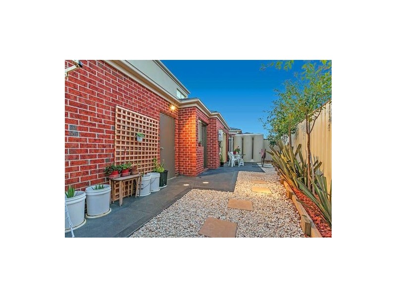 2/6 Mackey Street, Lalor VIC 3075