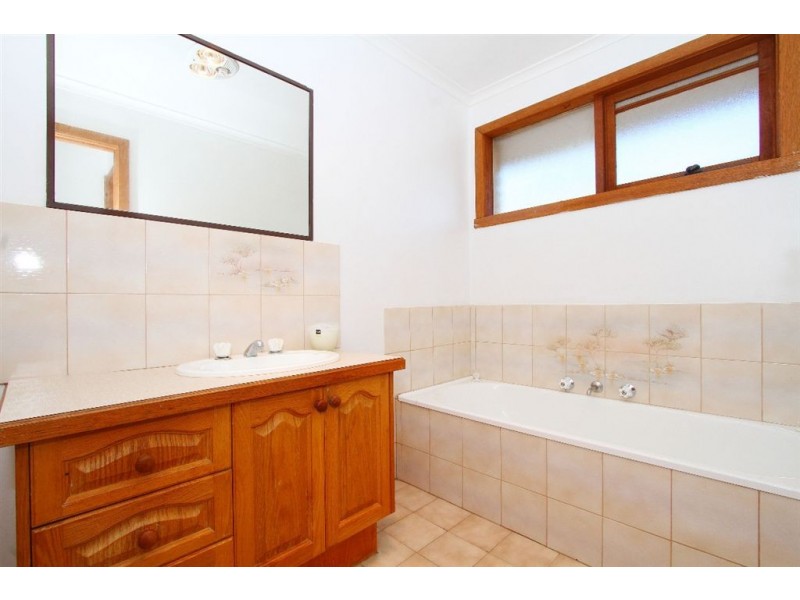 82 Moorhead Drive, Mill Park VIC 3082