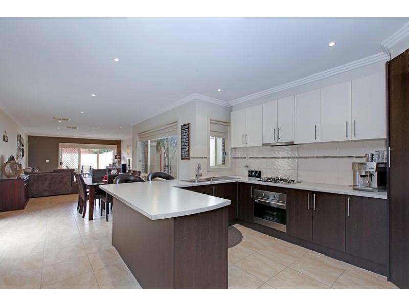 12 Raymond Street, Lalor VIC 3075