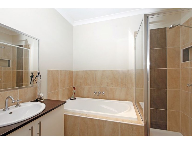 12 Raymond Street, Lalor VIC 3075