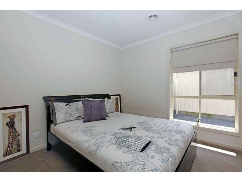 12 Raymond Street, Lalor VIC 3075