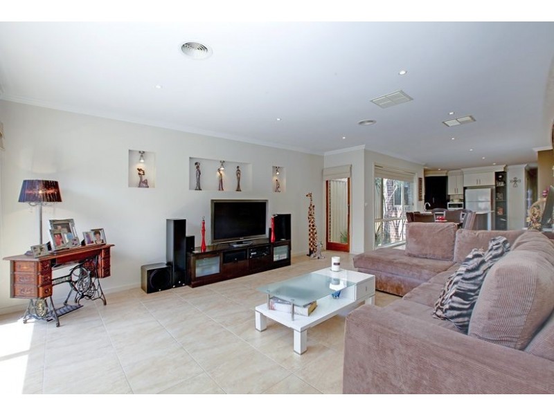 12 Raymond Street, Lalor VIC 3075