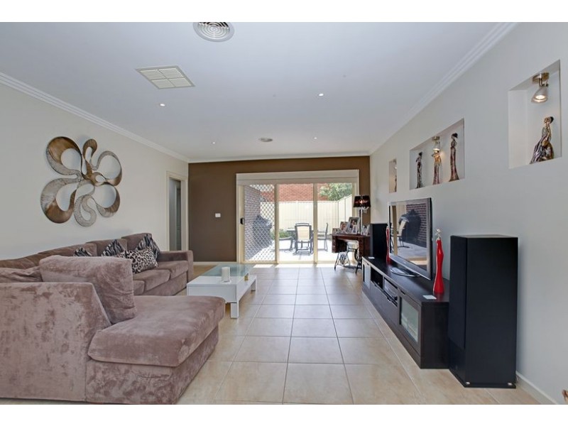 12 Raymond Street, Lalor VIC 3075