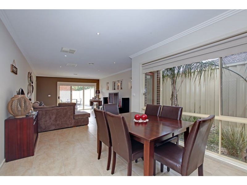 12 Raymond Street, Lalor VIC 3075