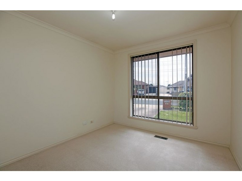 2/9 Dennis Street, Lalor VIC 3075