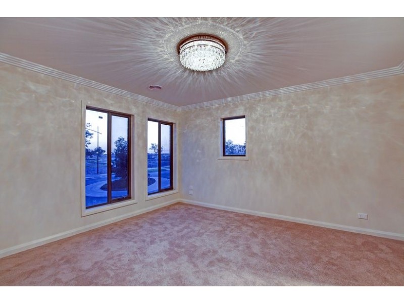 9 Pine Park Drive, Epping VIC 3076