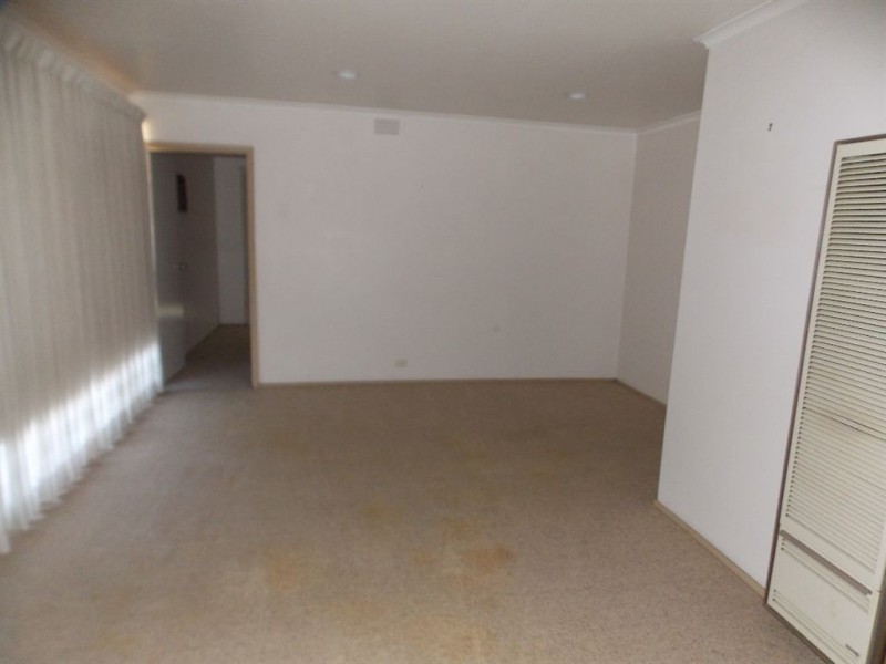 8 Eva Place, Epping VIC 3076