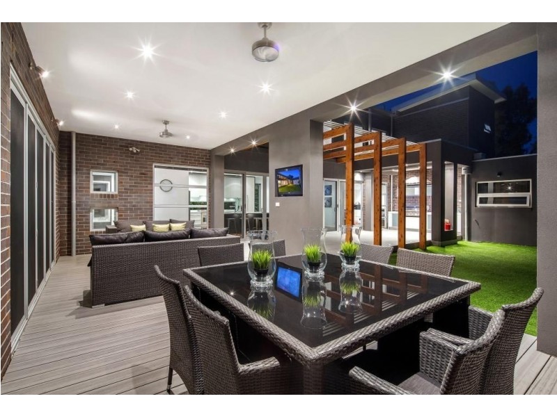 18 Hayston Boulevard, Epping VIC 3076