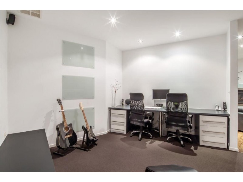 18 Hayston Boulevard, Epping VIC 3076