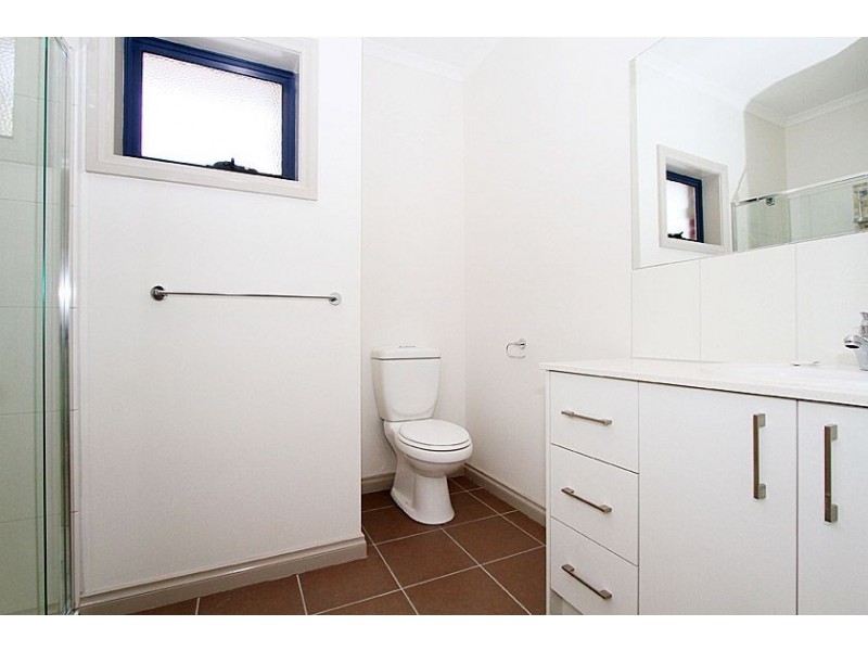 3/105 Rathcown Road, Reservoir VIC 3073