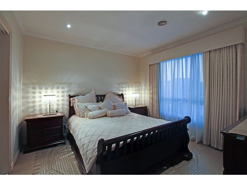 2 Serpentine Court, Lalor VIC 3075