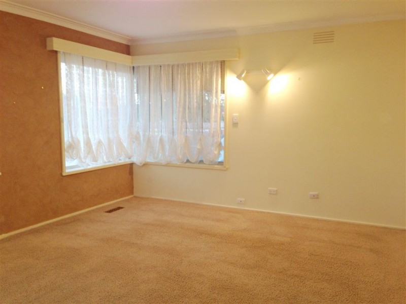 14 Elmhurst Road, Gladstone Park VIC 3043