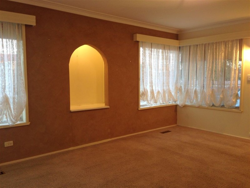 14 Elmhurst Road, Gladstone Park VIC 3043