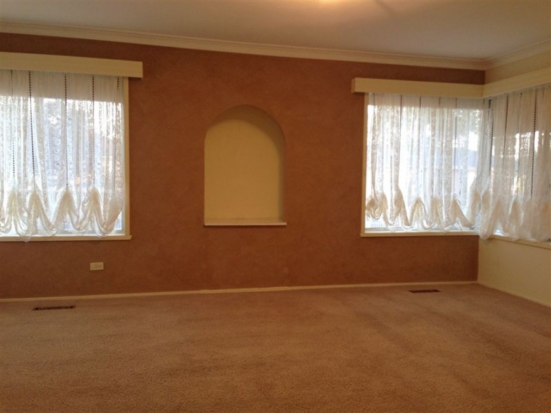 14 Elmhurst Road, Gladstone Park VIC 3043