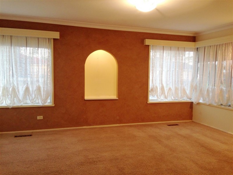 14 Elmhurst Road, Gladstone Park VIC 3043