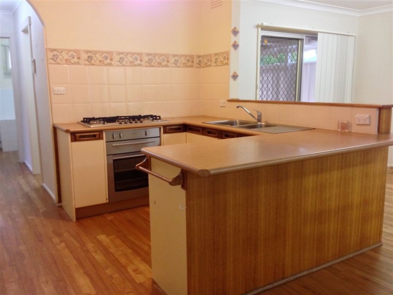 14 Elmhurst Road, Gladstone Park VIC 3043
