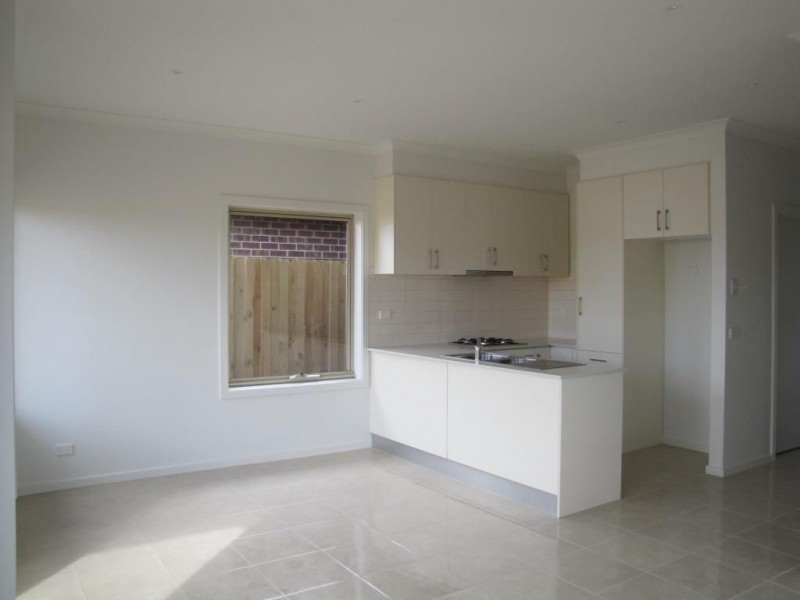 2/7 Rosamond Way, Epping VIC 3076
