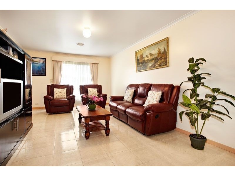 41 Hawkes Drive, Mill Park VIC 3082