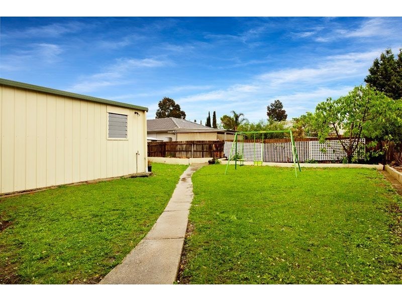 41 Hawkes Drive, Mill Park VIC 3082