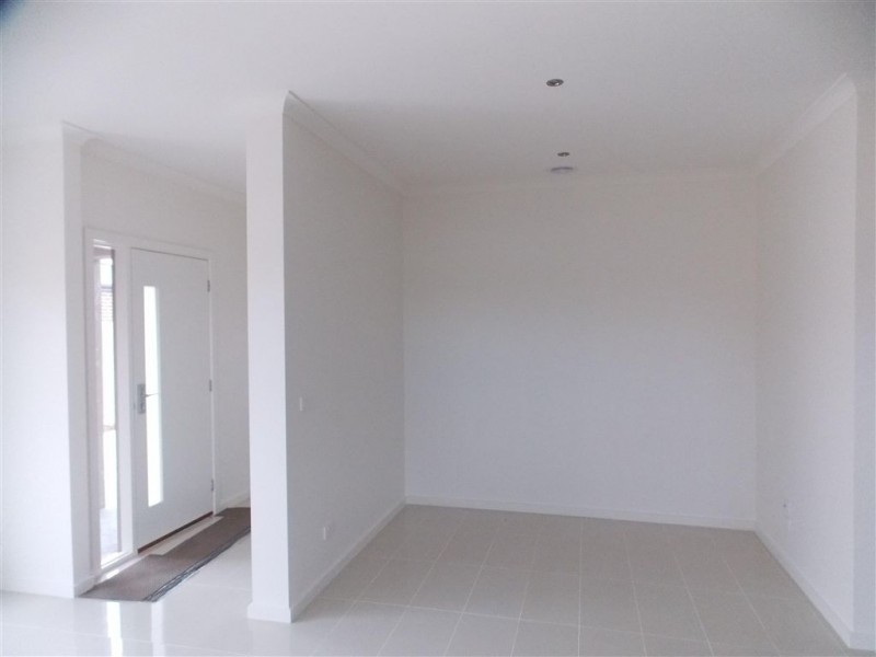 2/23a Edith Street, Epping VIC 3076