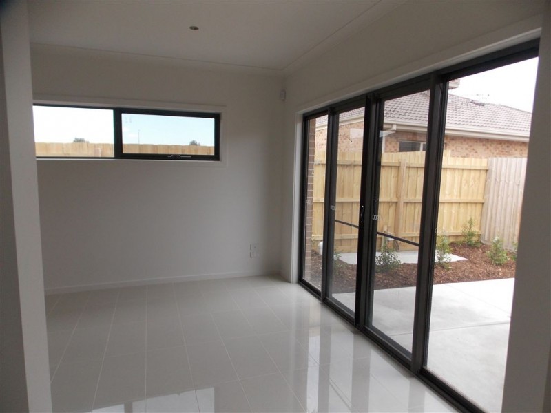 2/23a Edith Street, Epping VIC 3076