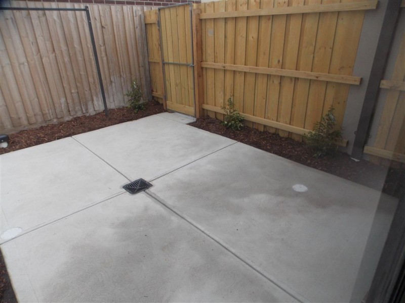 2/23a Edith Street, Epping VIC 3076