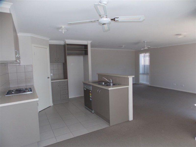 266 The Lakes Boulevard, South Morang VIC 3752