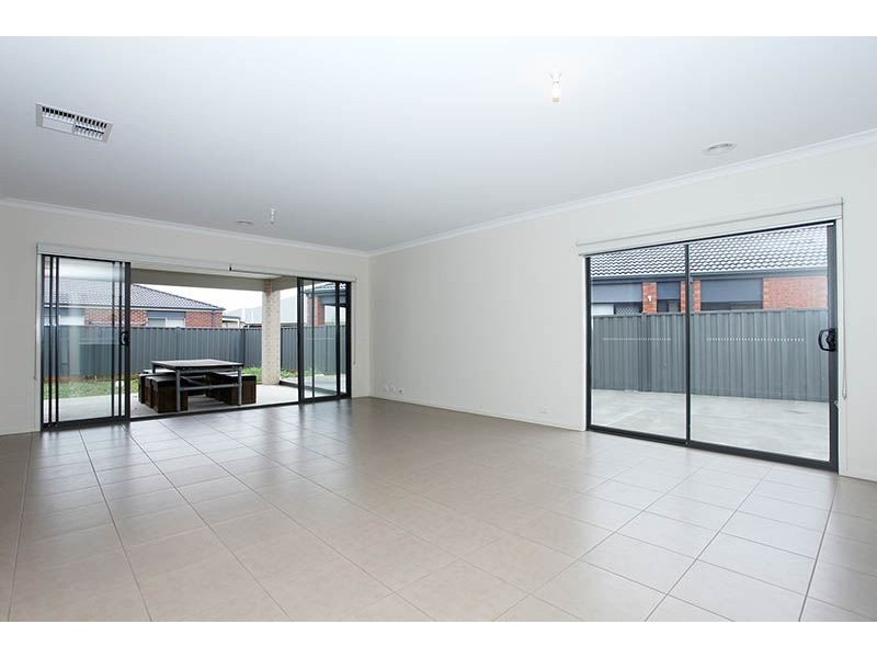 5 Pluto Grove, Mernda VIC 3754