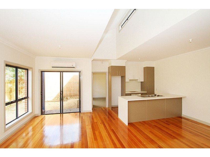 3/105 Rathcown Road, Reservoir VIC 3073