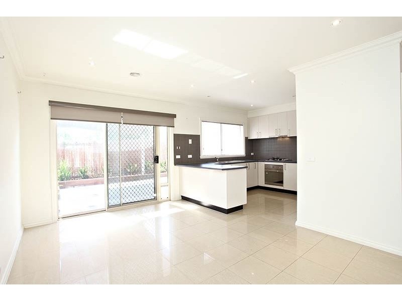 10/5 Delacombe Drive, Mill Park VIC 3082