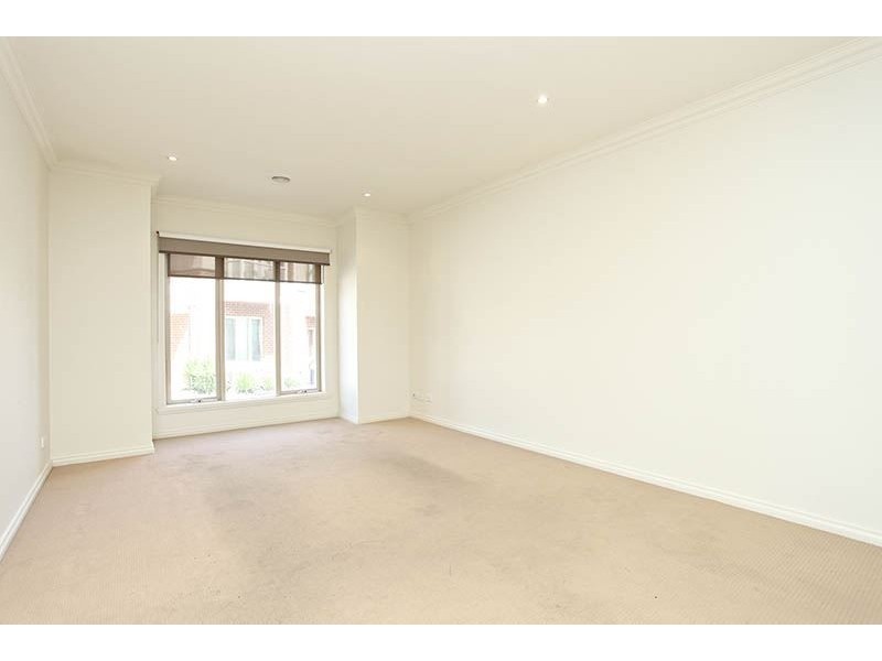 10/5 Delacombe Drive, Mill Park VIC 3082