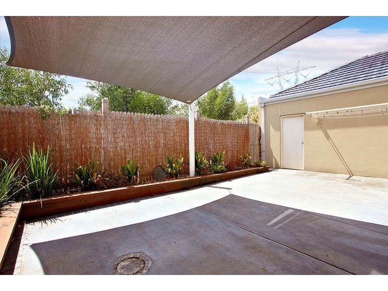 10/5 Delacombe Drive, Mill Park VIC 3082