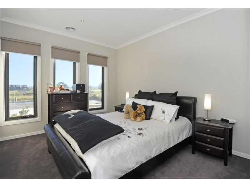 18 Ladislaw Drive, Epping VIC 3076