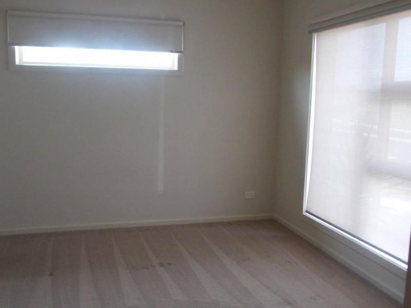 A/27 Glenorchy Way, South Morang VIC 3752