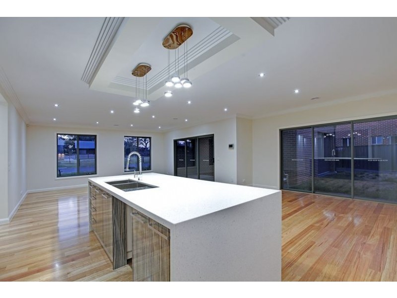 9 Pine Park Drive, Epping VIC 3076