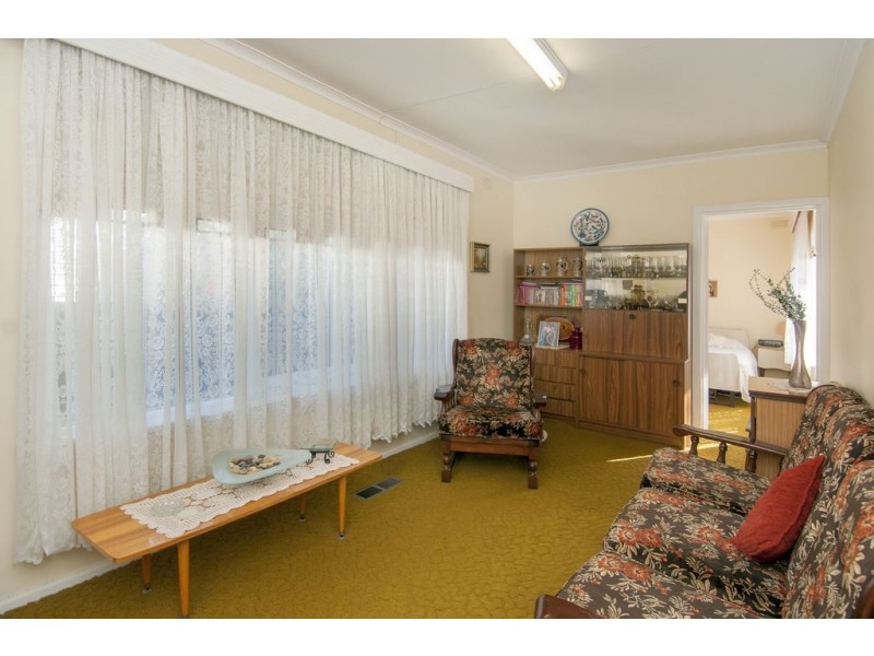 16 Travers Street, Thomastown VIC 3074