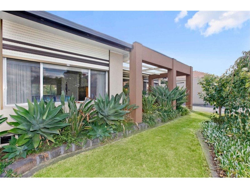 5 Nutwood Street, Reservoir VIC 3073