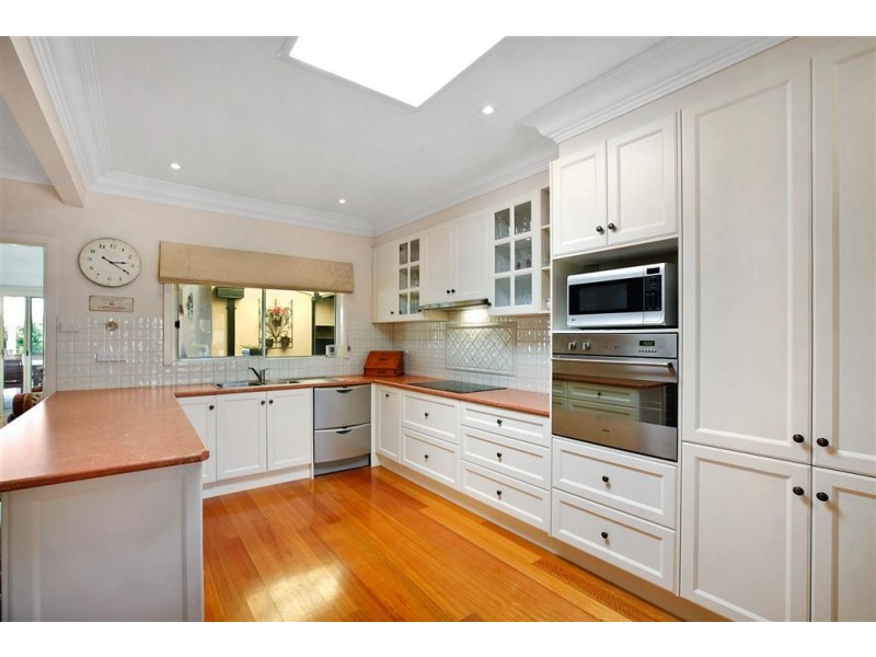 5 Nutwood Street, Reservoir VIC 3073