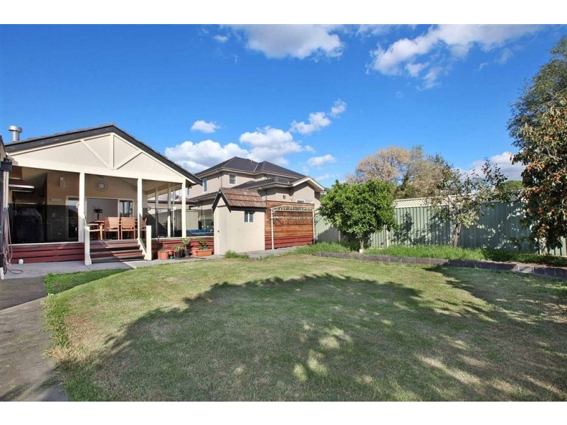 5 Nutwood Street, Reservoir VIC 3073