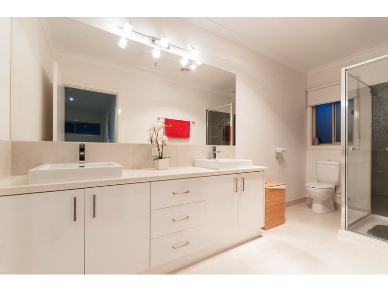 5 Garth Place, Epping VIC 3076