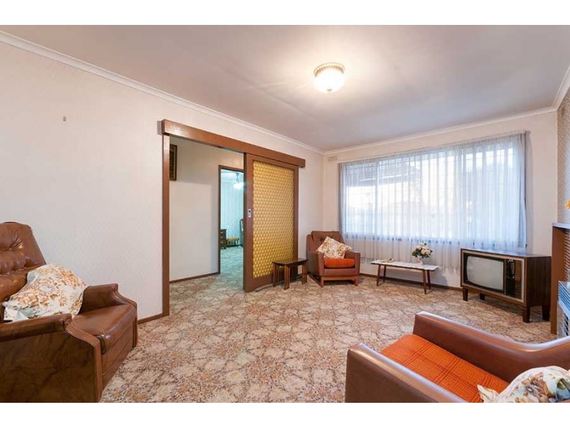 11 Cleveland Street, Thomastown VIC 3074